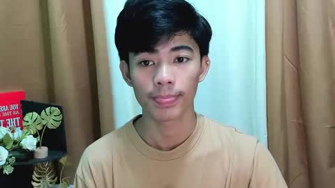 Snapshot of boynextdoor4ux chatting on November 10, 6:40 pm HI IM JAMES DONT FORGET GIVE ME THUMBS UP AND JOIN TO MY FANCLUB online show from November 10, 6:40 pm