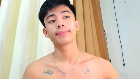 Snapshot of boynextdoor4ux chatting on November 29, 3:48 pm HI IM JAMES DONT FORGET GIVE ME THUMBS UP AND JOIN TO MY FANCLUB online show from November 29, 3:48 pm