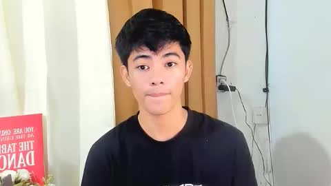 Snapshot of boynextdoor4ux chatting on December 22, 8:39 pm HI IM JAMES DONT FORGET GIVE ME THUMBS UP AND JOIN TO MY FANCLUB online show from December 22, 8:39 pm