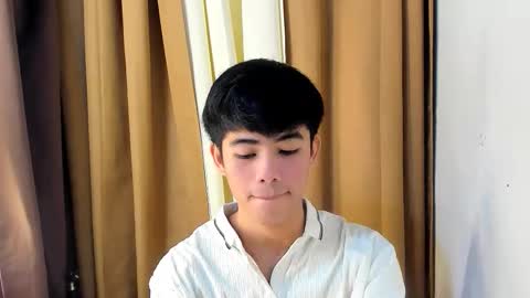 Snapshot of boynextdoor4ux chatting on February 4, 11:53 pm HI IM JAMES DONT FORGET GIVE ME THUMBS UP AND JOIN TO MY FANCLUB online show from February 4, 11:53 pm