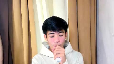 Snapshot of boynextdoor4ux chatting on February 8, 2:04 am HI IM JAMES DONT FORGET GIVE ME THUMBS UP AND JOIN TO MY FANCLUB online show from February 8, 2:04 am