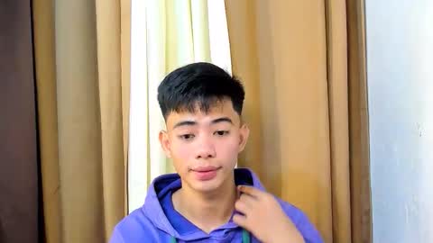 Snapshot of boynextdoor4ux chatting on February 11, 7:13 am HI IM JAMES DONT FORGET GIVE ME THUMBS UP AND JOIN TO MY FANCLUB online show from February 11, 7:13 am