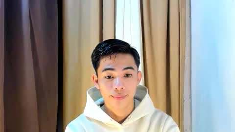 Snapshot of boynextdoor4ux chatting on February 27, 5:40 am HI IM JAMES DONT FORGET GIVE ME THUMBS UP AND JOIN TO MY FANCLUB online show from February 27, 5:40 am