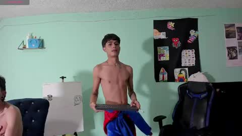 boys4hot_777 online show from April 20, 2:53 pm