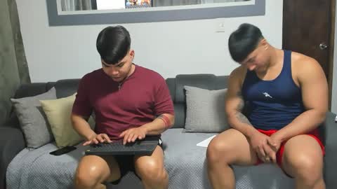 boys_blackandwhite online show from February 1, 3:19 am