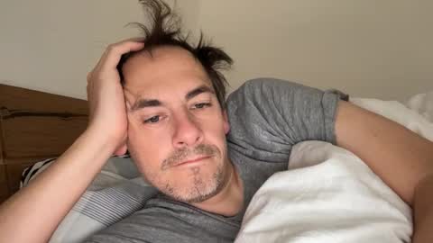 boytoyhh online show from November 13, 9:08 am