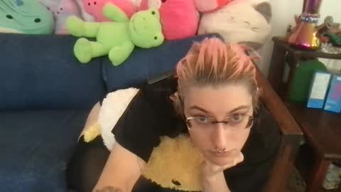 boywithbug online show from January 30, 5:17 pm