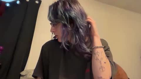 boywithbug online show from March 12, 1:39 pm