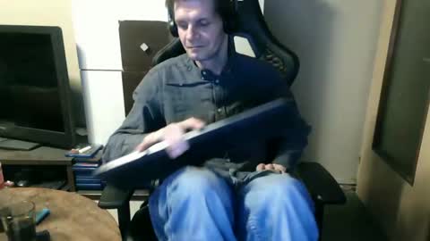 Snapshot of bponie1 chatting on January 11, 2:09 am bponie1 online show from January 11, 2:09 am