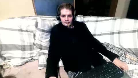 Snapshot of bponie1 chatting on November 15, 3:59 am bponie1 online show from November 15, 3:59 am