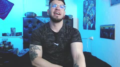 brad hot boy online show from November 28, 6:10 pm