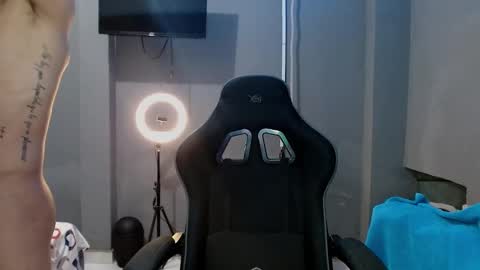 Snapshot of brad_wesley__ chatting on January 24, 4:59 am Brad online show from January 24, 4:59 am