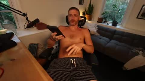 BradBronton online show from July 12, 11:23 am
