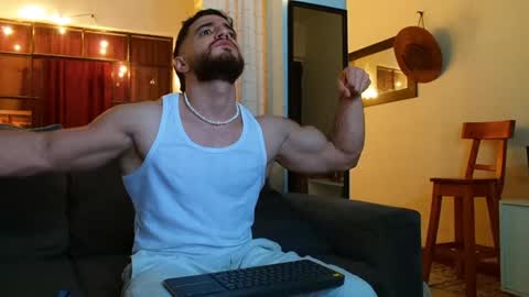 Snapshot of bradley_martinez chatting on January 6, 4:36 am Bradley Martinez online show from January 6, 4:36 am