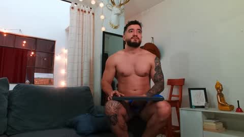 Snapshot of bradley_martinez chatting on January 6, 10:26 pm Bradley Martinez online show from January 6, 10:26 pm