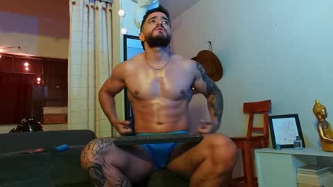 Snapshot of bradley_martinez chatting on January 11, 12:22 am Bradley Martinez online show from January 11, 12:22 am