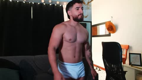 Snapshot of bradley_martinez chatting on January 27, 2:46 pm Bradley Martinez online show from January 27, 2:46 pm