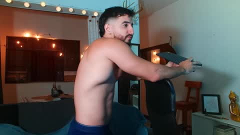 Snapshot of bradley_martinez chatting on January 31, 3:09 am Bradley Martinez online show from January 31, 3:09 am