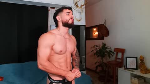 Snapshot of bradley_martinez chatting on February 11, 1:20 am Bradley Martinez online show from February 11, 1:20 am