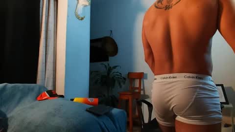 Snapshot of bradley_martinez chatting on March 9, 12:10 am Bradley Martinez online show from March 9, 12:10 am