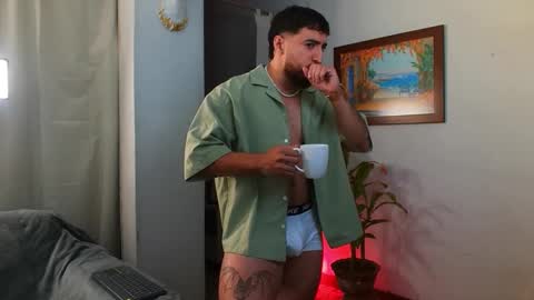 Snapshot of bradley_martinez chatting on December 14, 11:31 pm Bradley Martinez online show from December 14, 11:31 pm