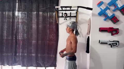 Snapshot of bradley_strong_ chatting on October 9, 4:16 pm Bradley Strong online show from October 9, 4:16 pm