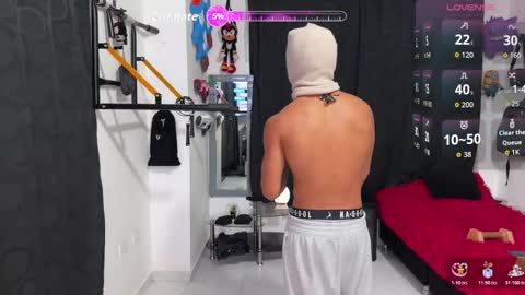 Snapshot of bradley_strong_ chatting on October 31, 10:44 pm Bradley Strong online show from October 31, 10:44 pm