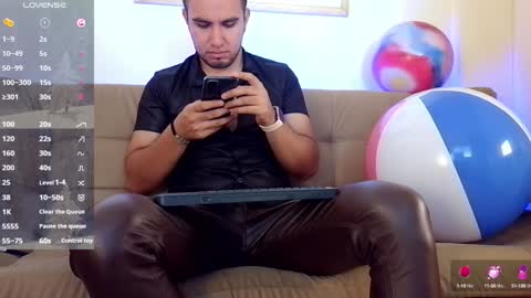 Snapshot of bradleycolton chatting on January 13, 1:17 pm Bradley Colton Independ Model online show from January 13, 1:17 pm