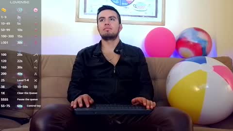 Snapshot of bradleycolton chatting on January 18, 1:18 pm Bradley Colton Independ Model online show from January 18, 1:18 pm
