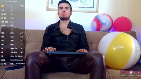 Snapshot of bradleycolton chatting on January 22, 1:21 pm Bradley Colton Independ Model online show from January 22, 1:21 pm
