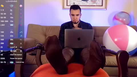 Snapshot of bradleycolton chatting on February 4, 12:11 pm Bradley Colton Independ Model online show from February 4, 12:11 pm