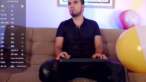 Snapshot of bradleycolton chatting on February 19, 4:44 pm Bradley Colton Independ Model online show from February 19, 4:44 pm