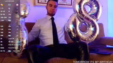 Snapshot of bradleycolton chatting on February 22, 12:49 am Bradley Colton Independ Model online show from February 22, 12:49 am