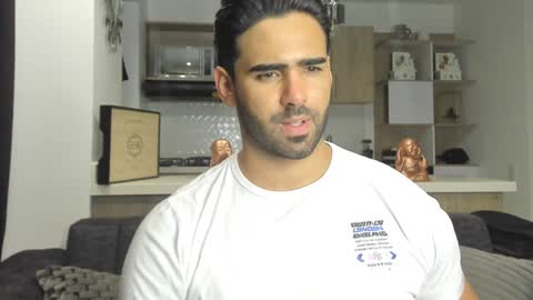 Snapshot of bradleymartin7 chatting on January 31, 1:22 am bradleymartin7 online show from January 31, 1:22 am