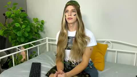 Snapshot of branda_kelly chatting on November 13, 1:32 pm Branda online show from November 13, 1:32 pm