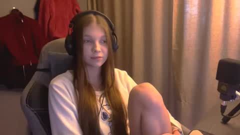 Snapshot of brandamatteson chatting on October 20, 1:44 pm Alice online show from October 20, 1:44 pm