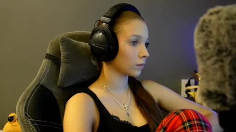 Snapshot of brandamatteson chatting on December 14, 3:17 pm Alice online show from December 14, 3:17 pm