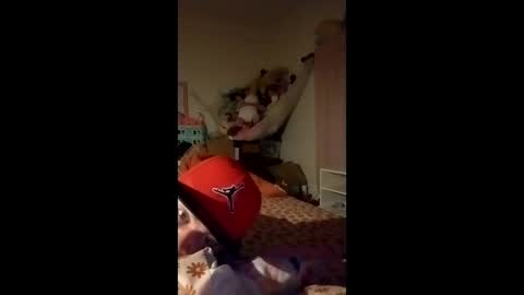 Snapshot of brandon281997 chatting on February 22, 4:57 am brandon281997 online show from February 22, 4:57 am