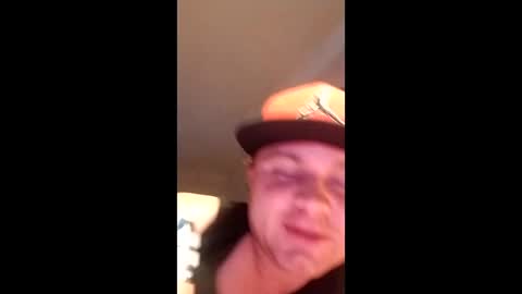 Snapshot of brandon281997 chatting on March 12, 2:01 pm brandon281997 online show from March 12, 2:01 pm