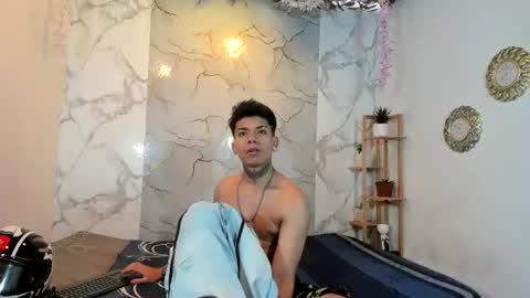 Snapshot of brandon_05_ chatting on July 1, 1:56 pm brandon_05_ online show from July 1, 1:56 pm