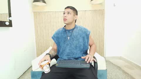 Snapshot of brandon_mercuri chatting on June 12, 12:48 pm BRANDON online show from June 12, 12:48 pm
