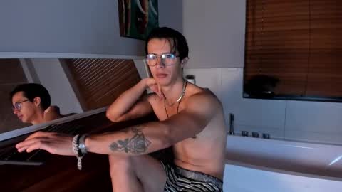 Snapshot of brandon_starkk chatting on November 12, 12:05 pm brandon_starkk online show from November 12, 12:05 pm