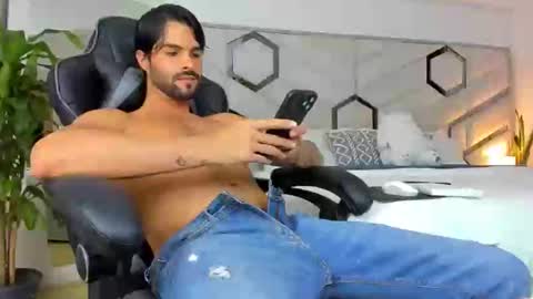 Snapshot of brandonandnat chatting on December 14, 10:07 pm Brandon and Nath online show from December 14, 10:07 pm