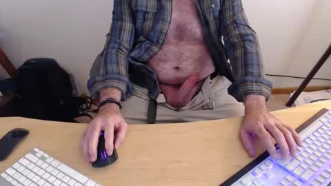 Snapshot of brandondot chatting on November 7, 8:31 pm brandondot online show from November 7, 8:31 pm