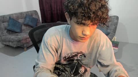 Snapshot of brandonstonexl chatting on December 14, 2:01 am Brandon Stone online show from December 14, 2:01 am