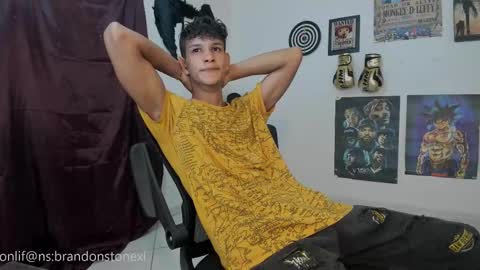 Snapshot of brandonstonexl chatting on October 22, 9:14 pm Brandon Stone online show from October 22, 9:14 pm