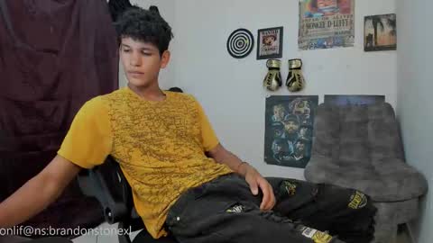 Snapshot of brandonstonexl chatting on November 12, 10:30 pm Brandon Stone online show from November 12, 10:30 pm