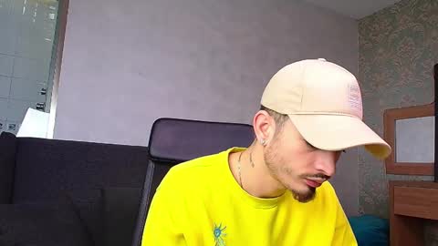 Snapshot of brandontatex chatting on February 19, 12:33 pm BrandonTateX online show from February 19, 12:33 pm