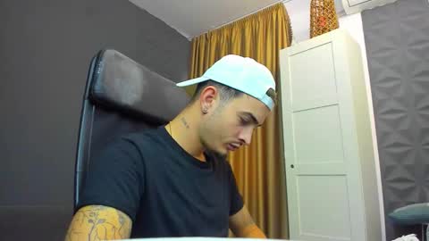 Snapshot of brandontatex chatting on September 10, 9:20 am BrandonTateX online show from September 10, 9:20 am