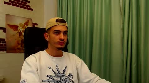 Snapshot of brandontatex chatting on October 14, 3:51 am BrandonTateX online show from October 14, 3:51 am